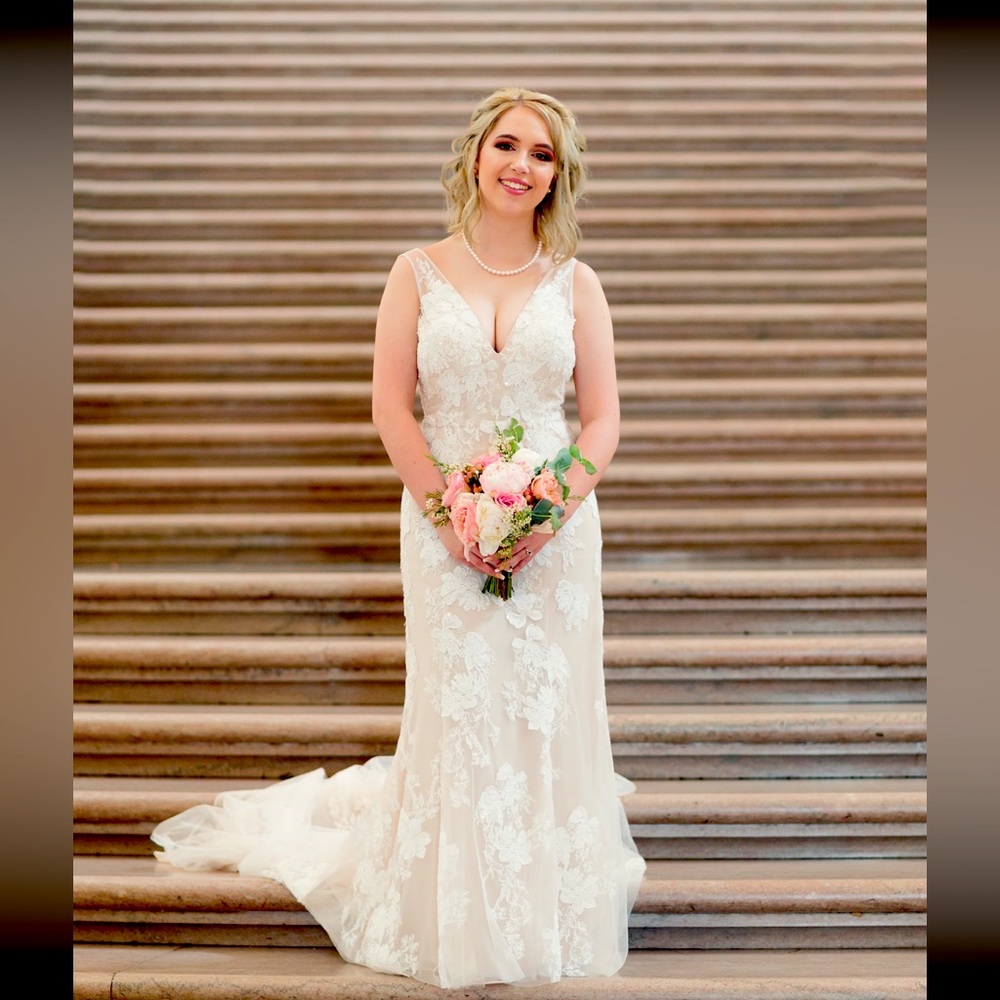 MELISSA SWEET TRUMPET STYLE WEDDING DRESS